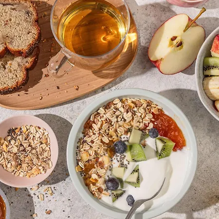 Ibis Hauptbahnhof Hotel 2*