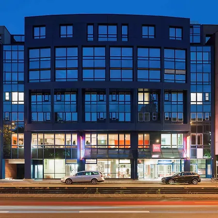 Ibis Hauptbahnhof Hotel 2*