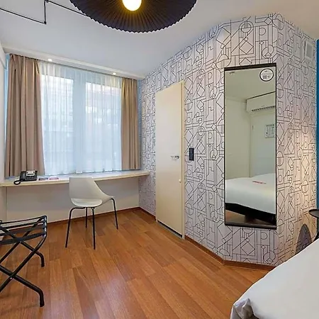 Ibis Hauptbahnhof Νυρεμβέργη