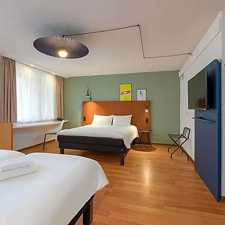 Ibis Hauptbahnhof מלון 3*